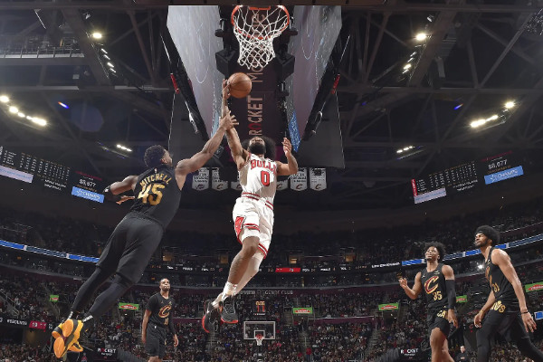 骑士队豪取15连胜，并列NBA赛季第二佳开局